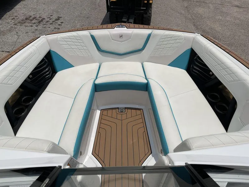 Slide: The Image of Nautique Super Air Nautique G23 2021 - 4