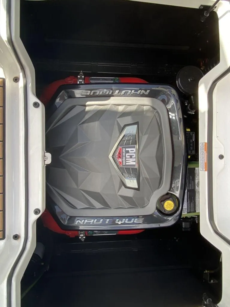 Slide: The Image of Nautique Super Air Nautique G23 2021 - 8