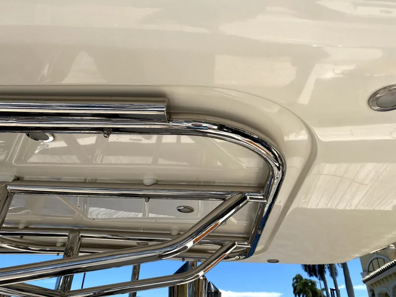 Slide: The Image of Azimut Atlantis Verve Outboard 2014, stainless steel railing detail, sunny day. - 21