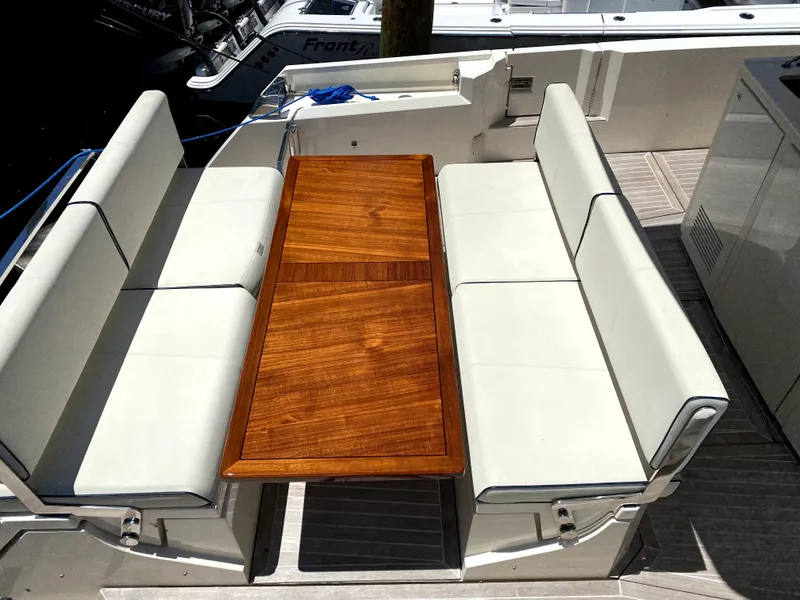 Slide: The Image of Azimut Atlantis Verve Outboard 2014 - 51