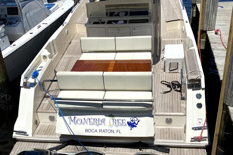 Slide: The Image of Azimut Atlantis Verve Outboard 2014 - 52