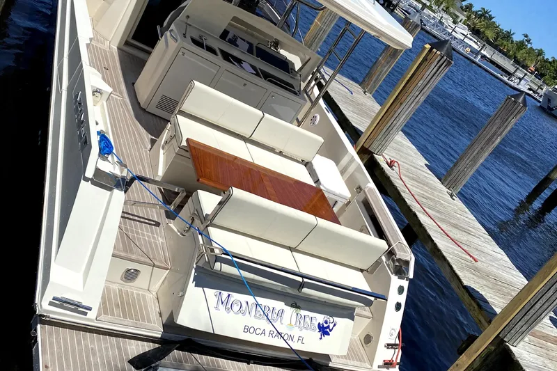 Slide: The Image of Azimut Atlantis Verve Outboard 2014 - 53