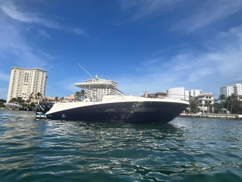 Slide: The Image of Azimut Atlantis Verve Outboard 2014 - 55