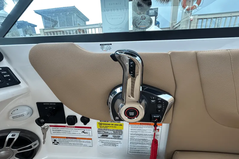 Slide: The Image of Sea Ray SDX 250 Outboard 2026 - 16