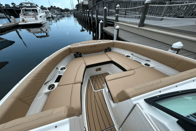 Slide: The Image of Sea Ray SDX 250 Outboard 2026 - 19