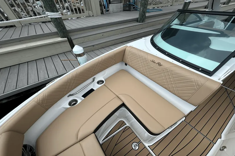 Slide: The Image of Sea Ray SDX 250 Outboard 2026 - 21