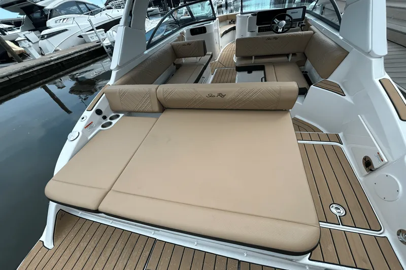 Slide: The Image of Sea Ray SDX 250 Outboard 2026 - 4