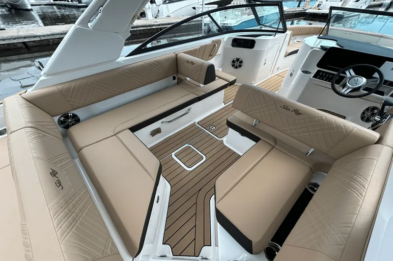 Slide: The Image of Sea Ray SDX 250 Outboard 2026 - 6