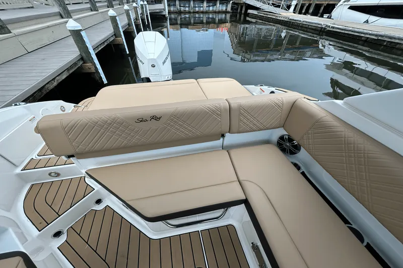 Slide: The Image of Sea Ray SDX 250 Outboard 2026 - 7