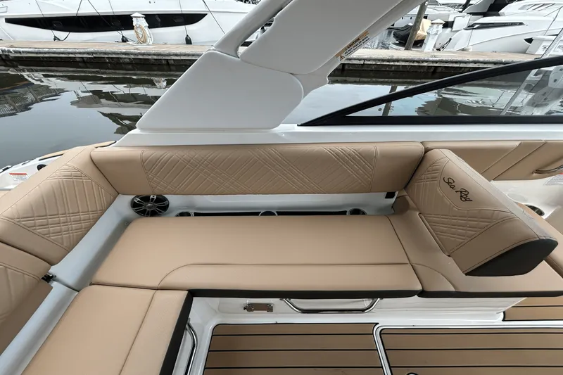 Slide: The Image of Sea Ray SDX 250 Outboard 2026 - 8