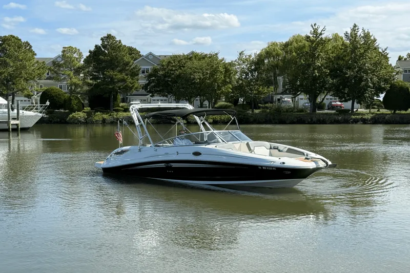 Slide: The Image of Sea Ray 300 SUNDECK 2011 - 1