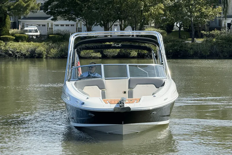 Slide: The Image of Sea Ray 300 SUNDECK 2011 - 11