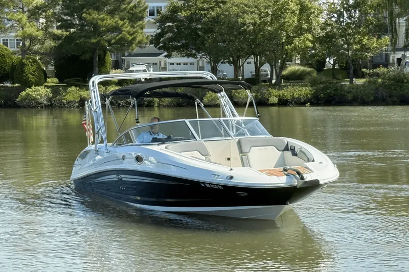Slide: The Image of Sea Ray 300 SUNDECK 2011 - 12
