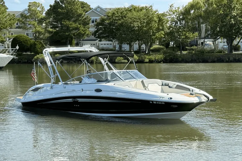 Slide: The Image of Sea Ray 300 SUNDECK 2011 - 13