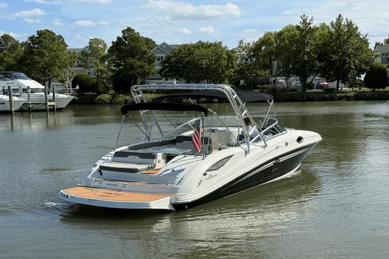 Slide: The Image of Sea Ray 300 SUNDECK 2011 - 3