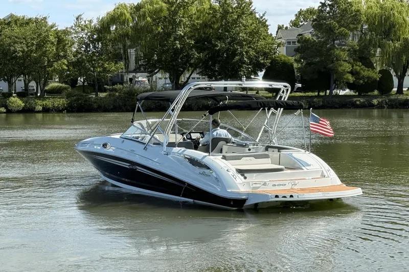 Slide: The Image of Sea Ray 300 SUNDECK 2011 - 5