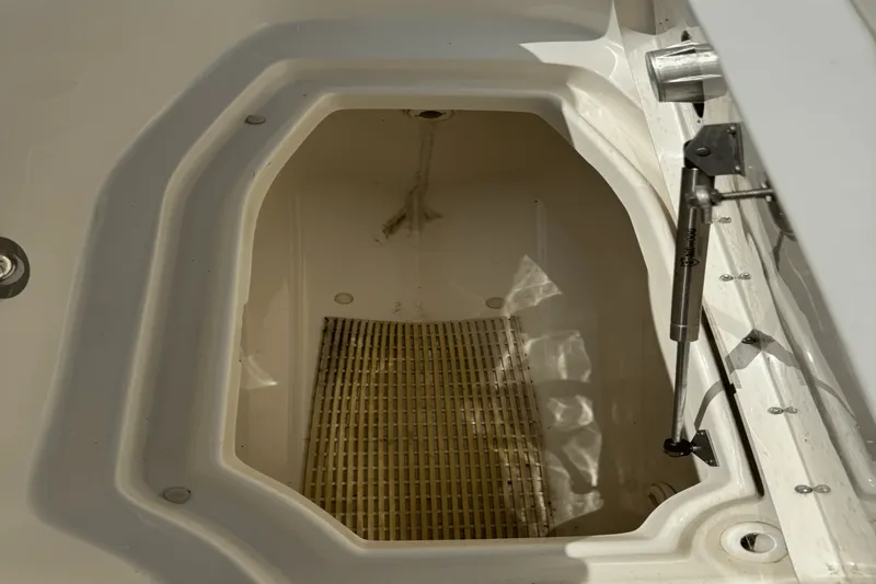 Slide: The Image of Sea Ray 300 SUNDECK 2011 - 54