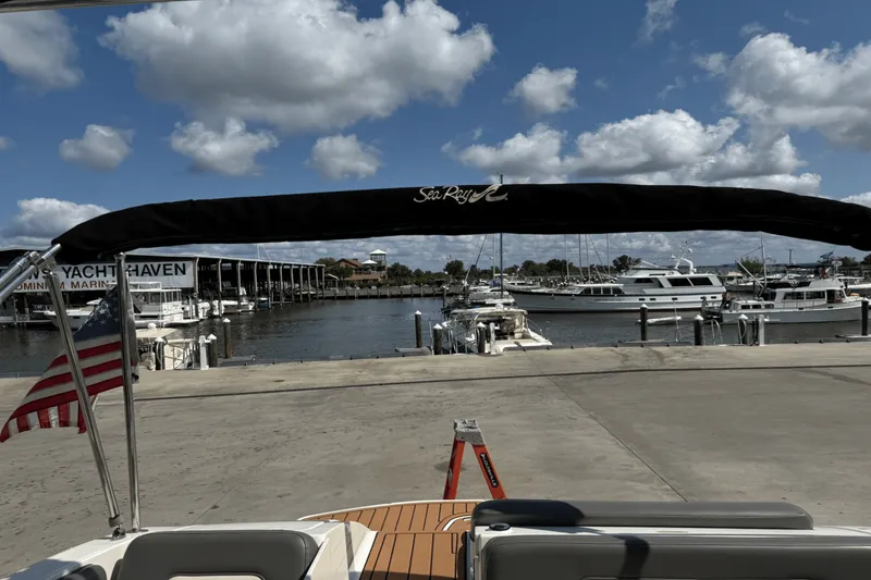 Slide: The Image of Sea Ray 300 SUNDECK 2011 - 62