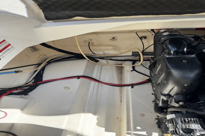 Slide: The Image of Sea Ray 300 SUNDECK 2011 - 69