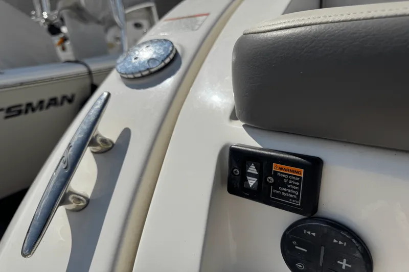 Slide: The Image of Sea Ray 300 SUNDECK 2011 - 80