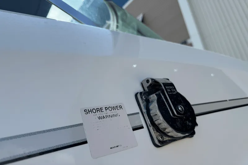 Slide: The Image of Sea Ray 300 SUNDECK 2011 - 85