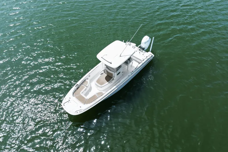 Slide: The Image of Boston Whaler 270 DAUNTLESS 2018 - 11