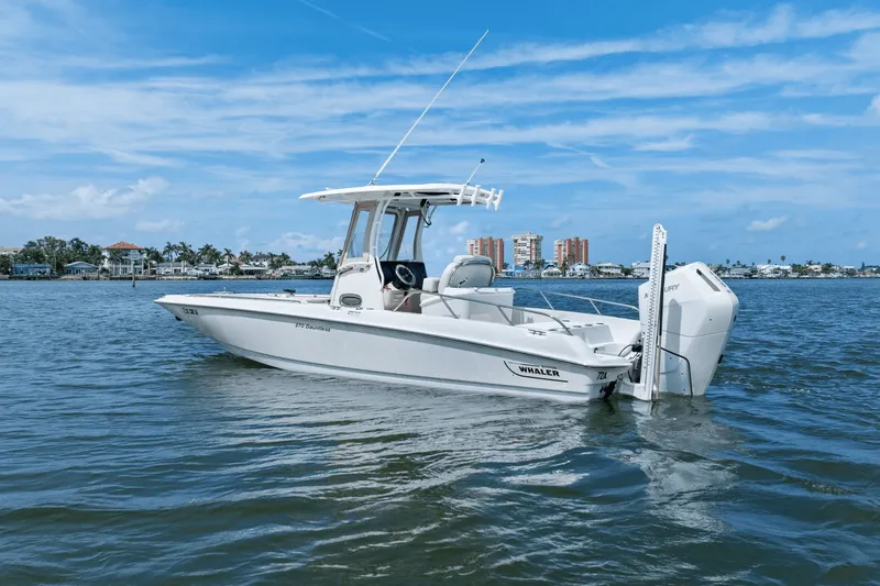 Slide: The Image of Boston Whaler 270 DAUNTLESS 2018 - 12