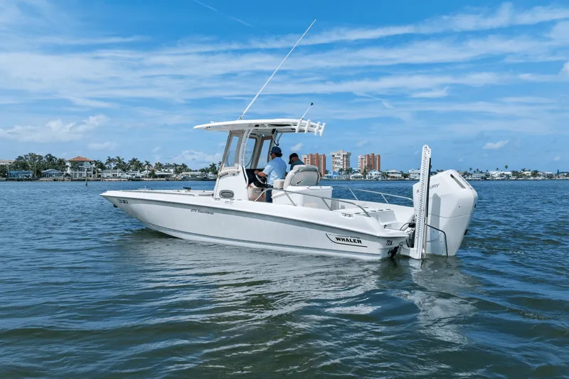 Slide: The Image of Boston Whaler 270 DAUNTLESS 2018 - 13