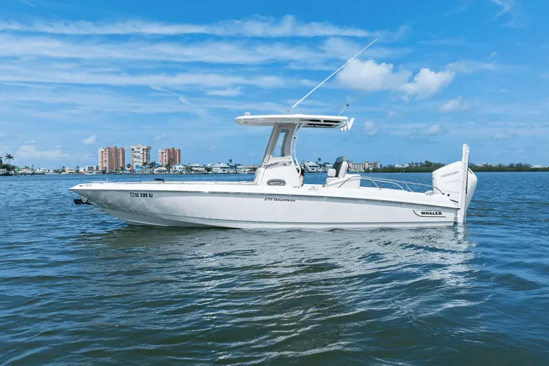 Slide: The Image of Boston Whaler 270 DAUNTLESS 2018 - 14