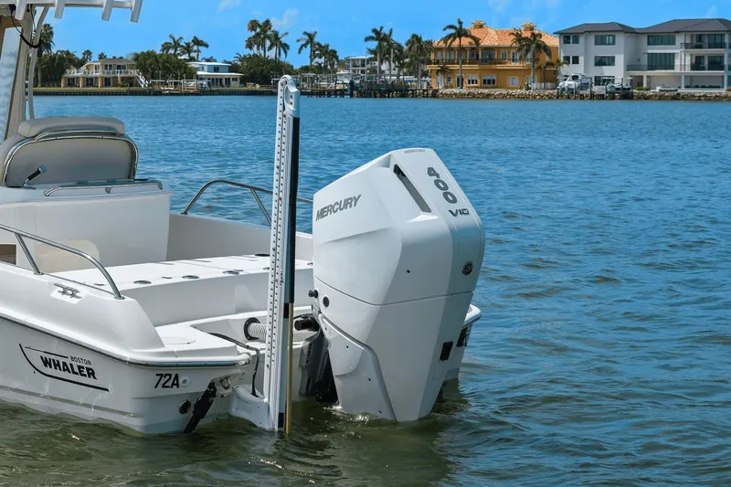 Slide: The Image of Boston Whaler 270 DAUNTLESS 2018 - 19