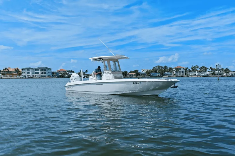 Slide: The Image of Boston Whaler 270 DAUNTLESS 2018 - 2