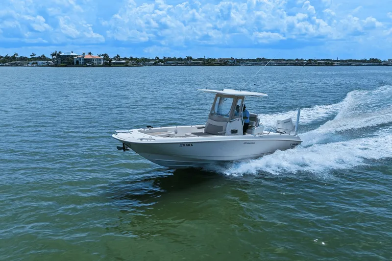 Slide: The Image of Boston Whaler 270 DAUNTLESS 2018 - 25