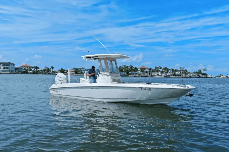 Slide: The Image of Boston Whaler 270 DAUNTLESS 2018 - 3