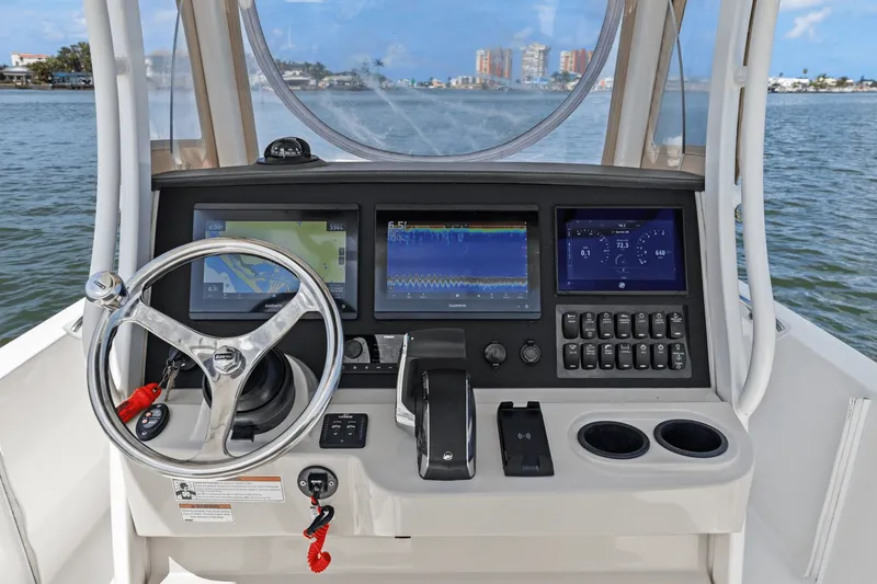 Slide: The Image of Boston Whaler 270 DAUNTLESS 2018 - 47