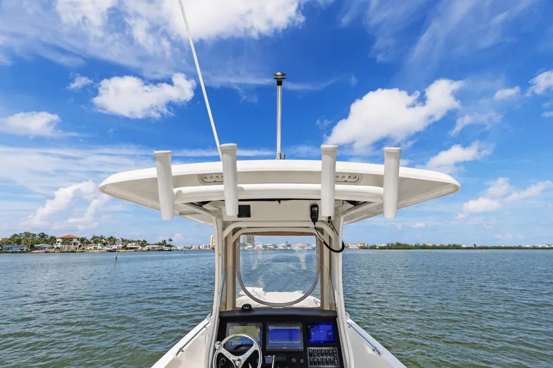 Slide: The Image of Boston Whaler 270 DAUNTLESS 2018 - 51