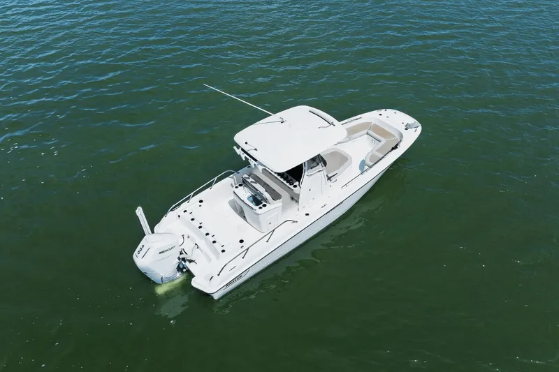 Slide: The Image of Boston Whaler 270 DAUNTLESS 2018 - 9