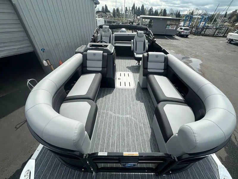 Slide: The Image of Premier 230 Sunsation RL 2025 - 1