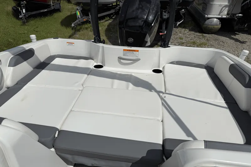 Slide: The Image of Bayliner 180 ELEMENT 2020 - 19