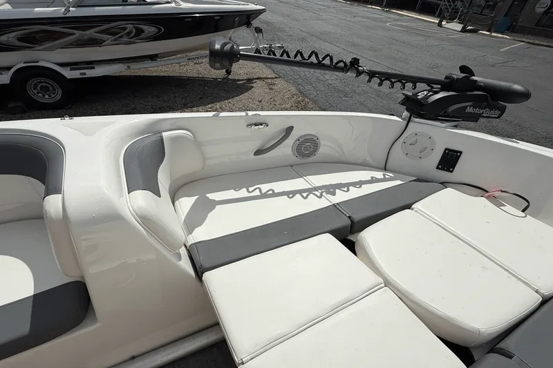 Slide: The Image of Bayliner 180 ELEMENT 2020 - 22