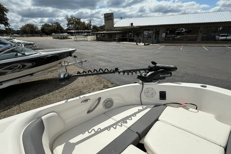 Slide: The Image of Bayliner 180 ELEMENT 2020 - 23