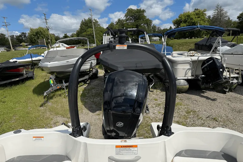 Slide: The Image of Bayliner 180 ELEMENT 2020 - 26