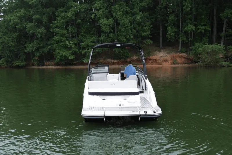 Slide: The Image of Sea Ray 210 SPX 2024 - 3