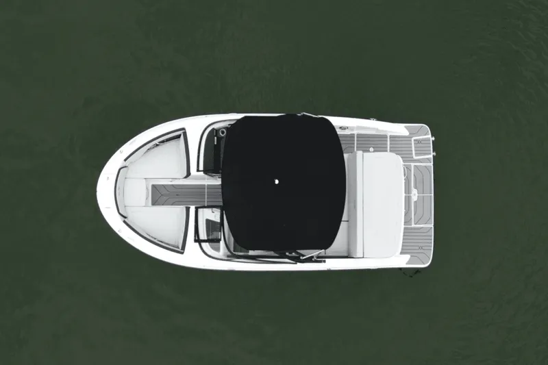 Slide: The Image of Sea Ray 210 SPX 2024 - 4