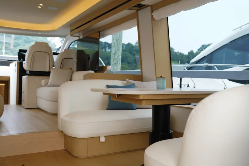 Slide: The Image of Azimut Fly 62 2026 - 15