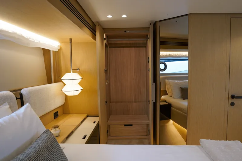 Slide: The Image of Azimut Fly 62 2026 - 31