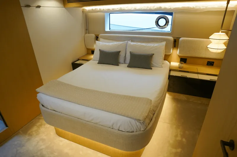 Slide: The Image of Azimut Fly 62 2026 - 38