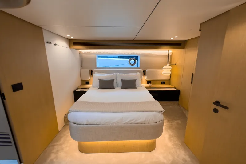 Slide: The Image of Azimut Fly 62 2026 - 40