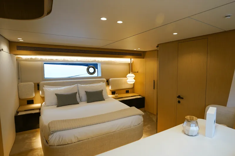 Slide: The Image of Azimut Fly 62 2026 - 43