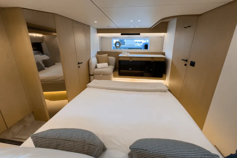 Slide: The Image of Azimut Fly 62 2026 - 44