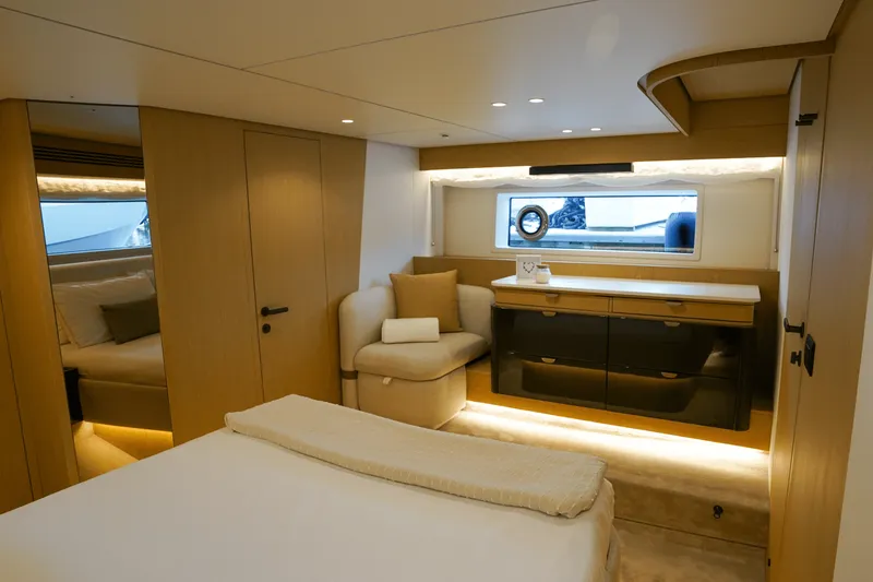 Slide: The Image of Azimut Fly 62 2026 - 49